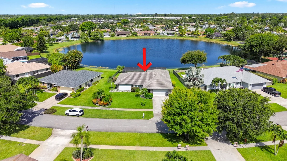 Photo of 7407 HAZELWOOD Circle