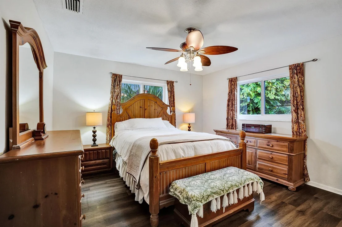 Photo of 607 SE 7th Avenue