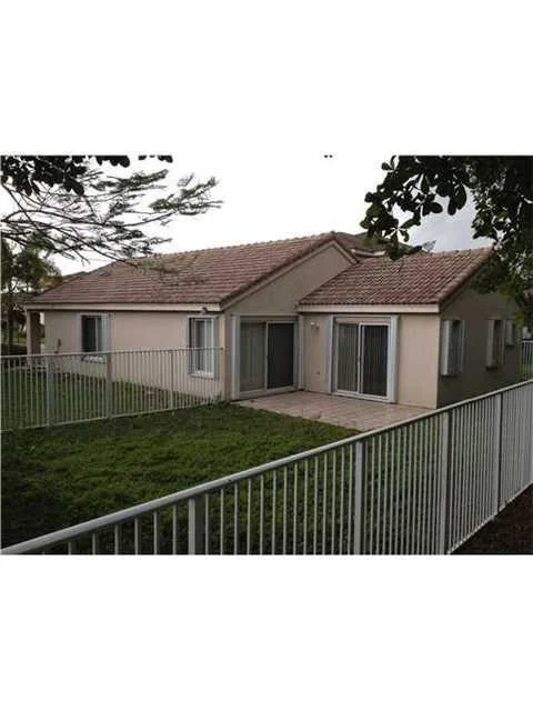 Photo of 1169 Alexander Bend