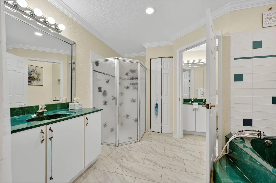 Photo of 5565 American Circle