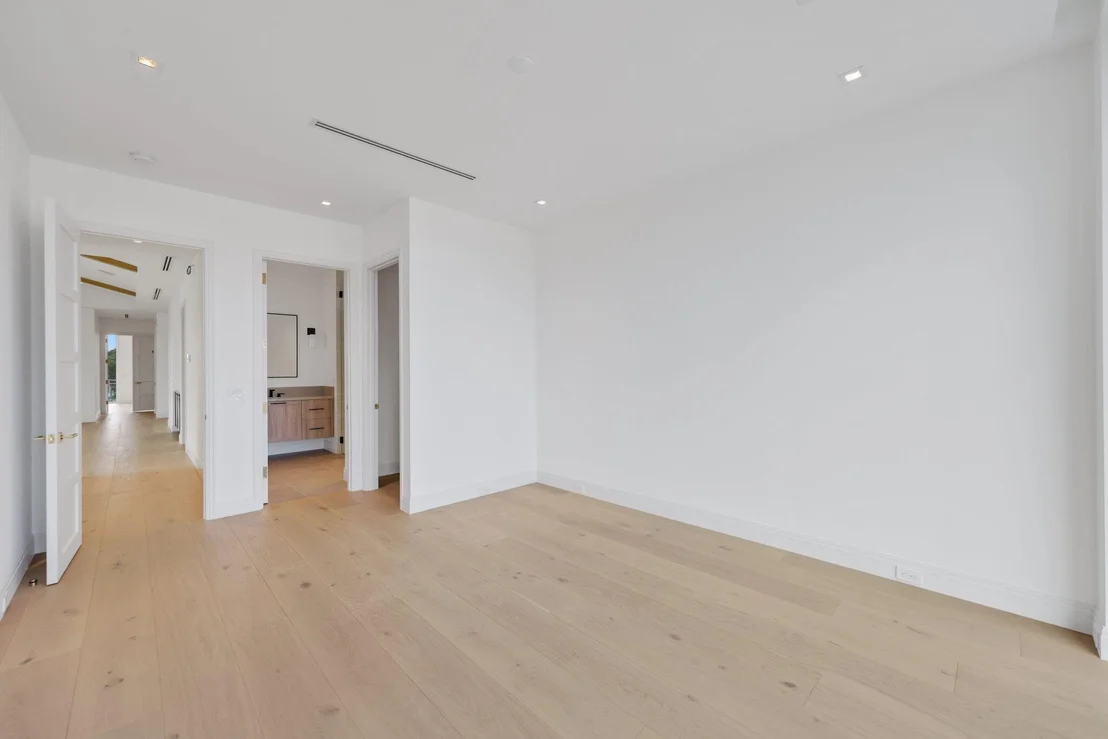 Photo of 320 Grove Place