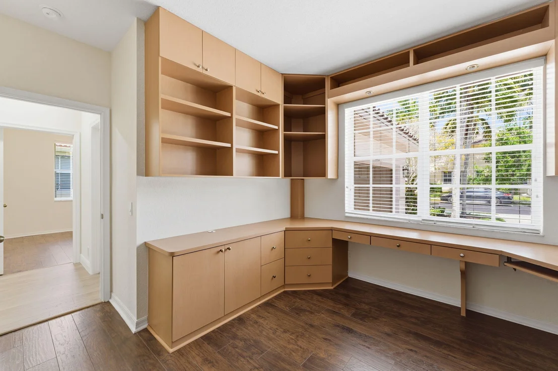 Photo of 1112 Skylark Drive