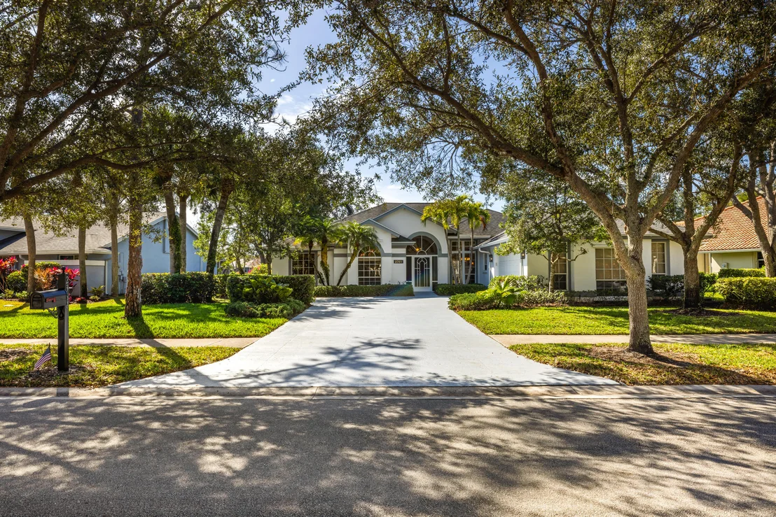 Photo of 2368 SW Danforth Circle