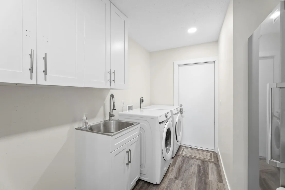 Photo of 701 SE Dolphin Drive