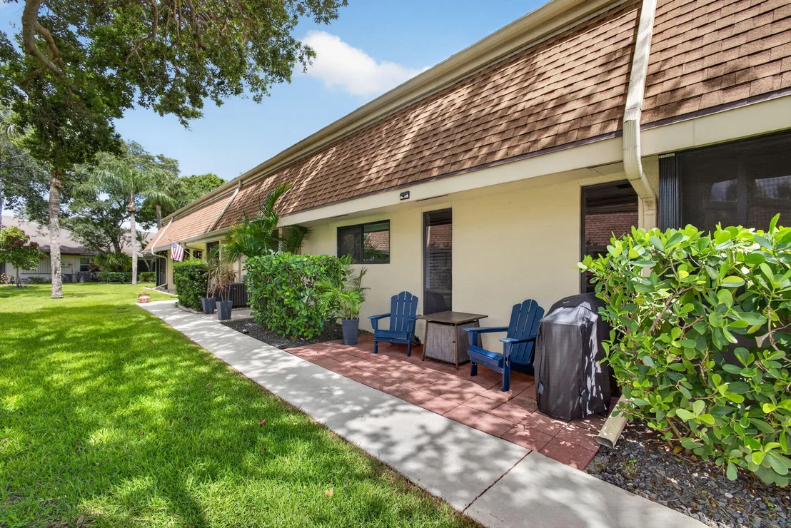Photo of Unit C at 101 Half Moon Circle