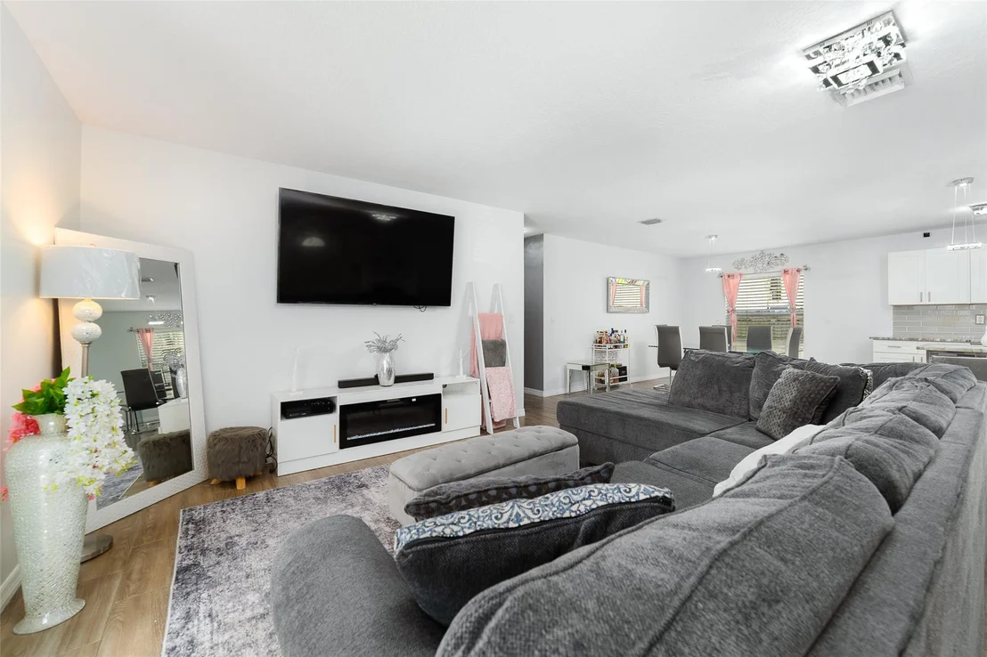 Photo of 317 Swain Boulevard