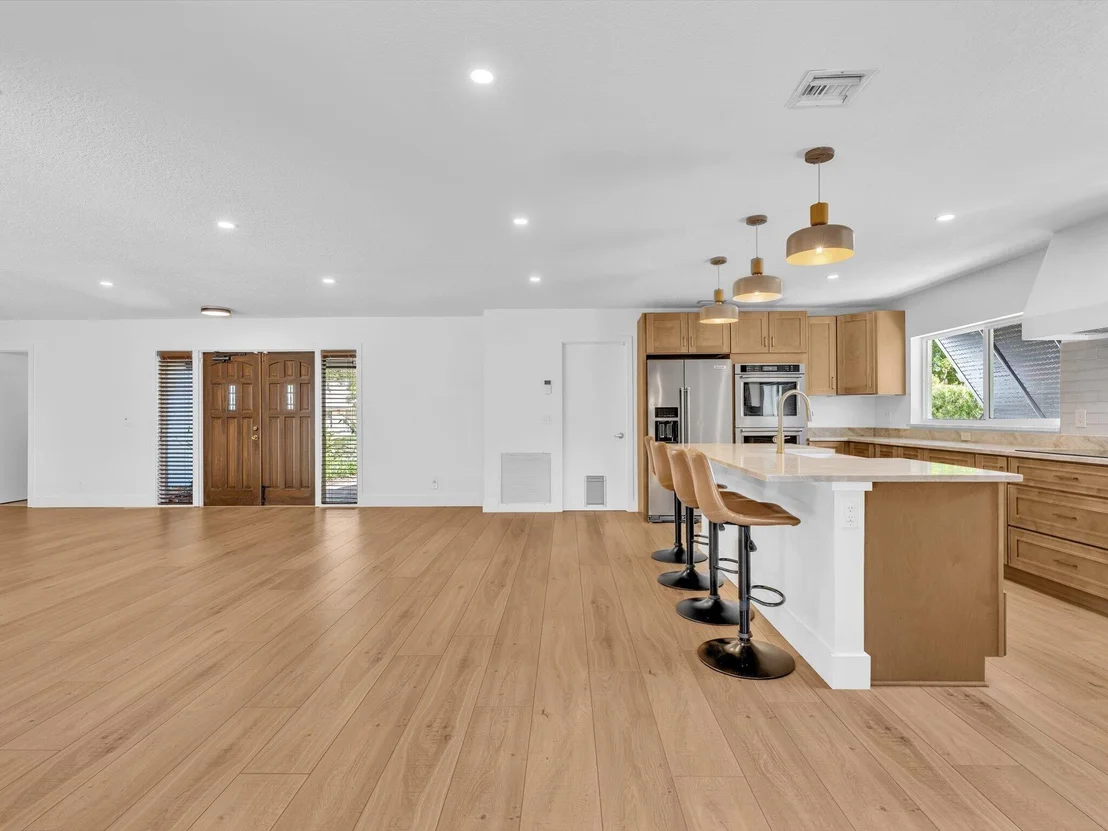 Photo of 3264 Lakeview Drive