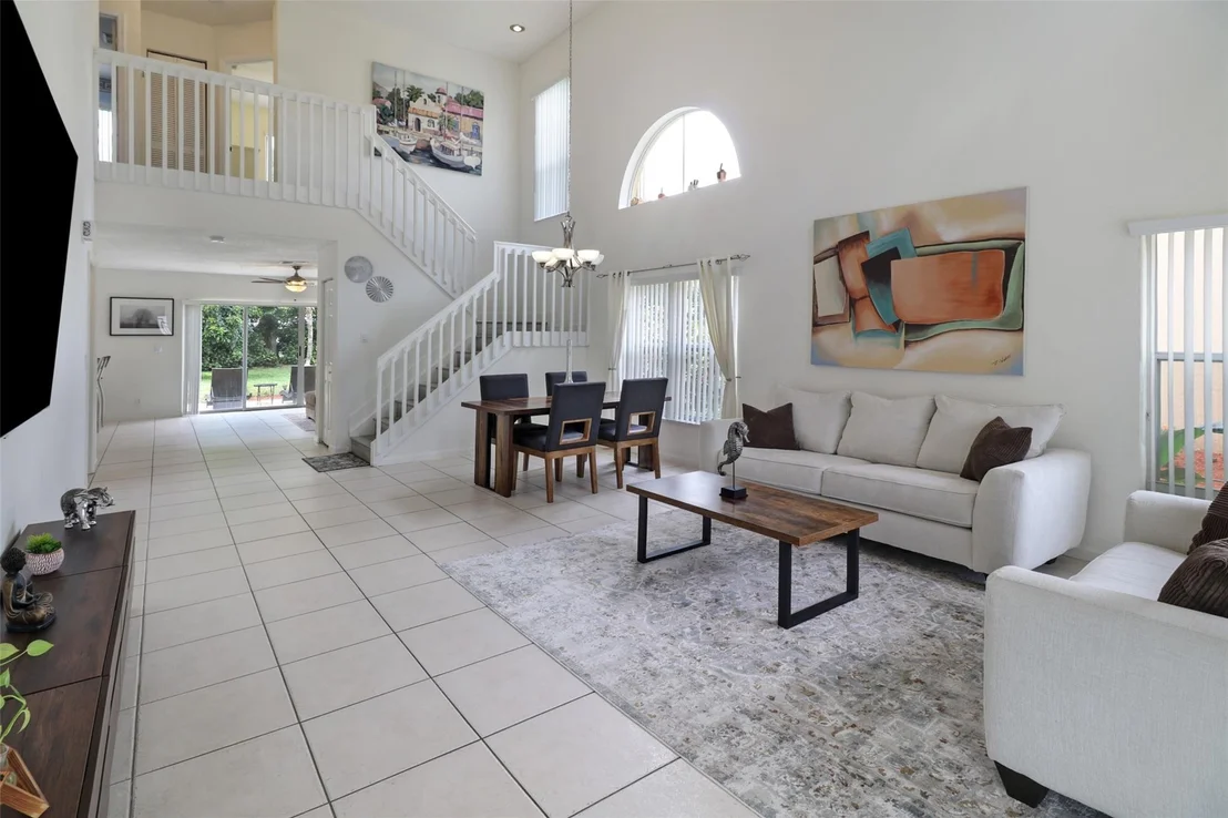 Photo of 1160 Rialto Drive