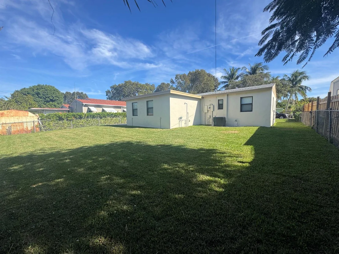 Photo of 3015 Robert Road