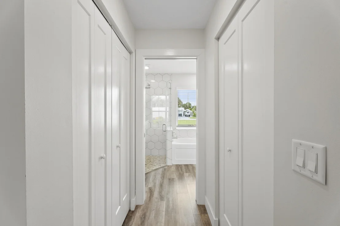 Photo of 701 SE Dolphin Drive