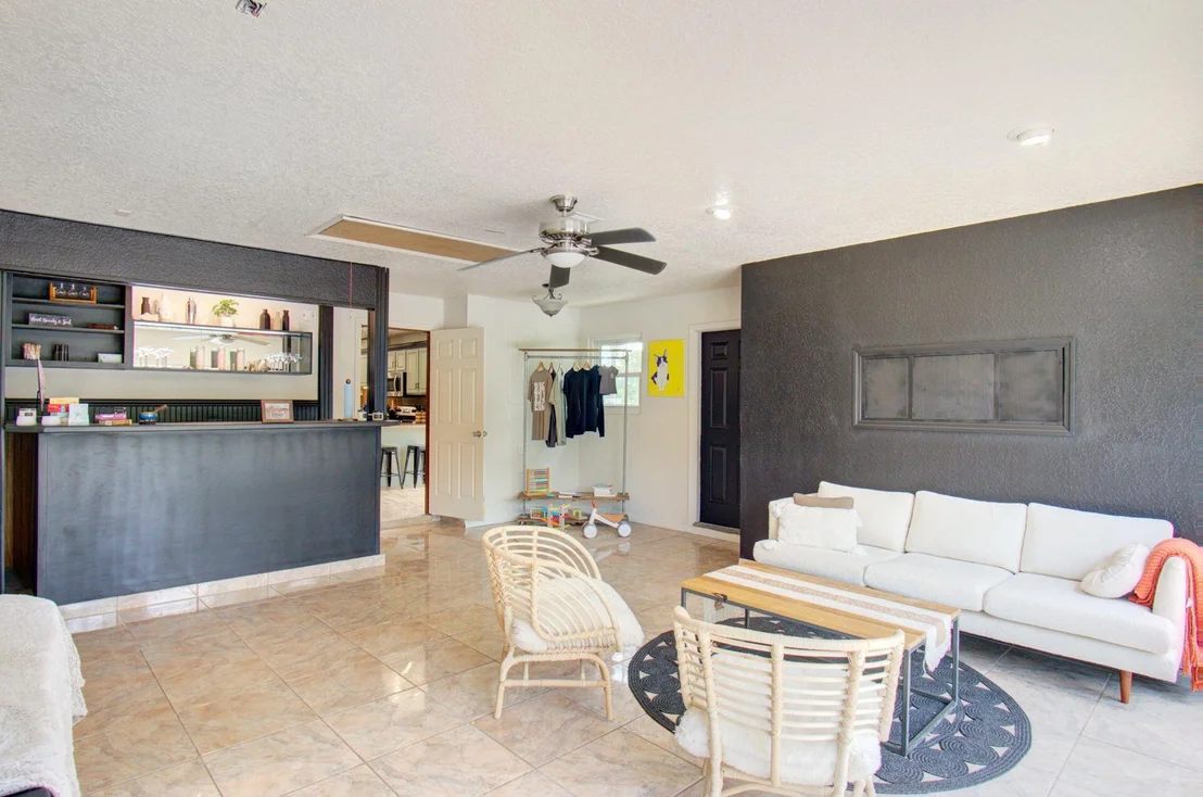 Photo of 4090 Mandarin Boulevard