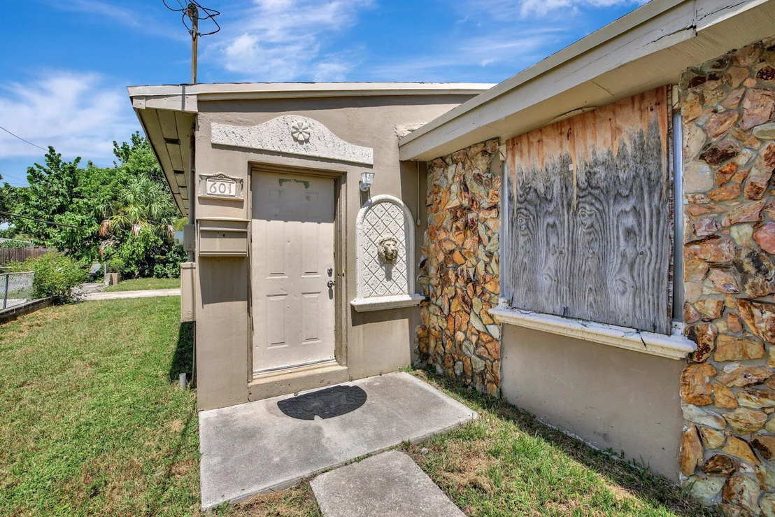 Photo of 601 NW 9th Avenue