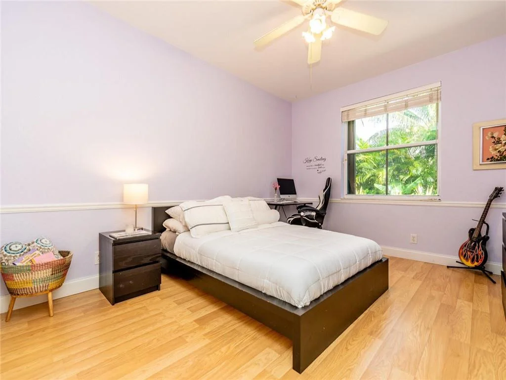 Photo of 1672 Eagle Bend