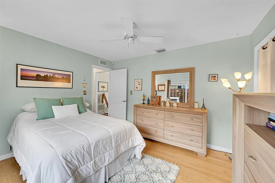 Photo of 920 SE 4th Avenue