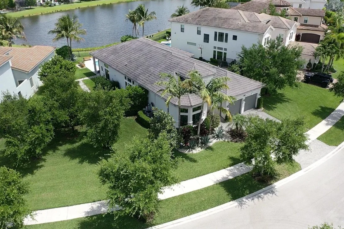 Photo of 16872 Pavilion Way