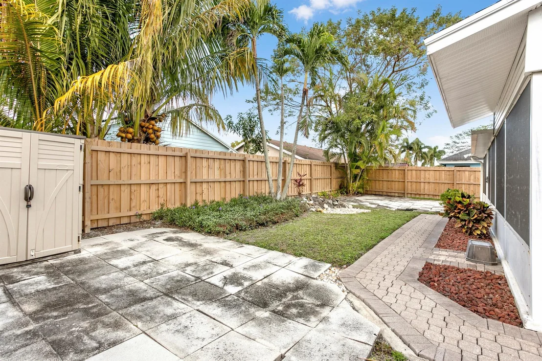 Photo of 6467 Foster Street