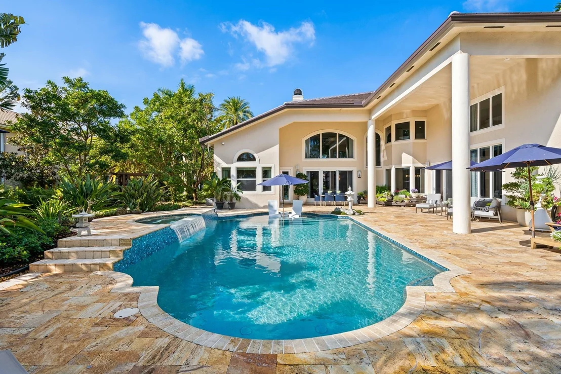 Photo of 3378 Bradenham Lane