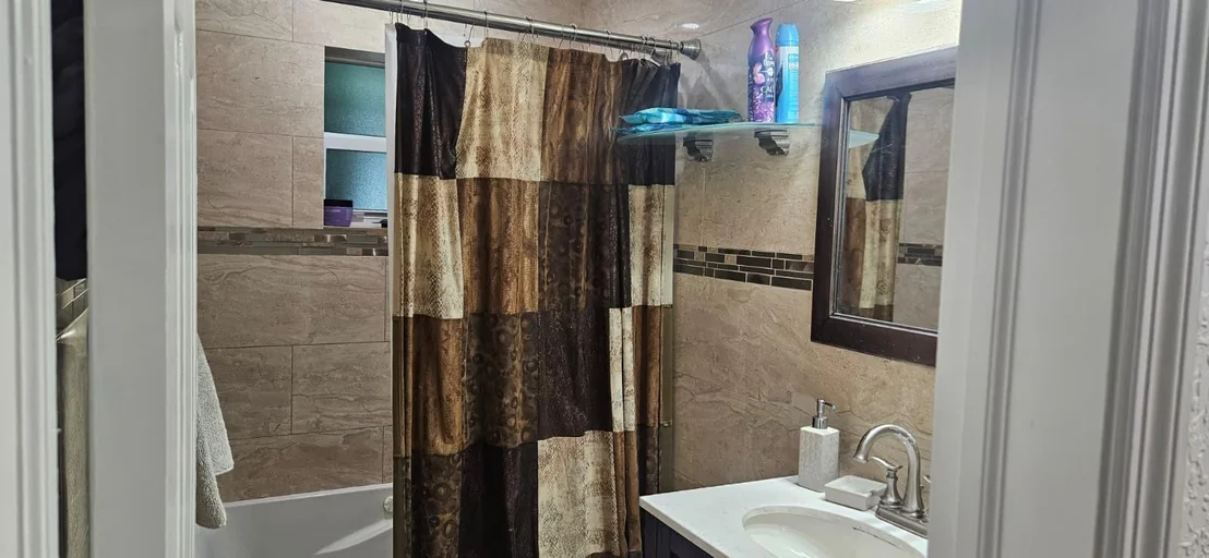 Photo of 1120 E River Drive