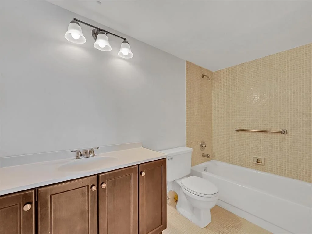Photo of 3051 Wolverton C
