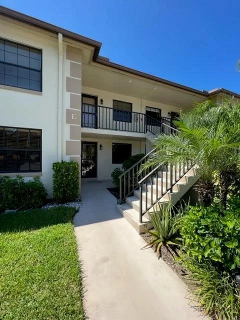 Photo of Unit E at 201 Pinecrest Circle