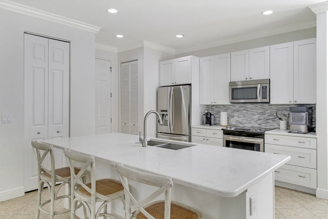 Photo of 136 Ashford Avenue