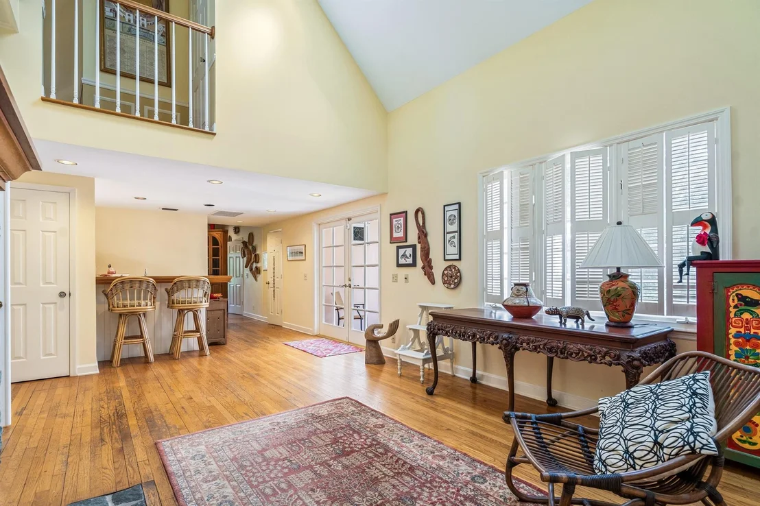 Photo of 1086 Winding River Road