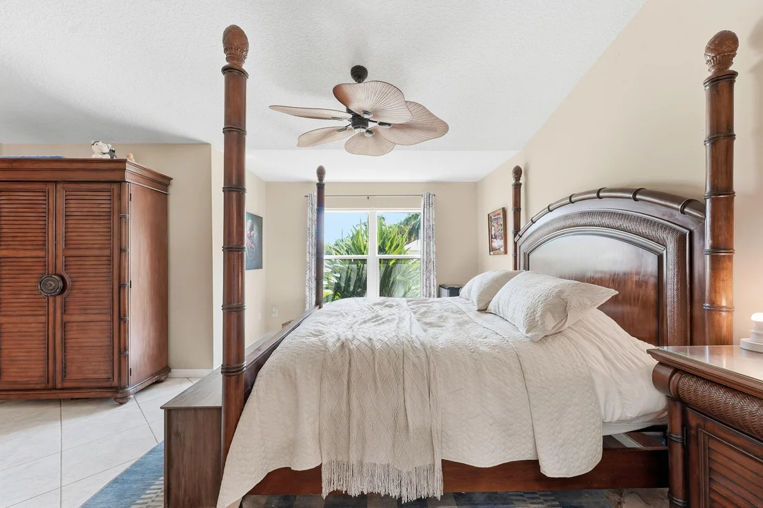 Photo of 15924 Laurel Oak Circle