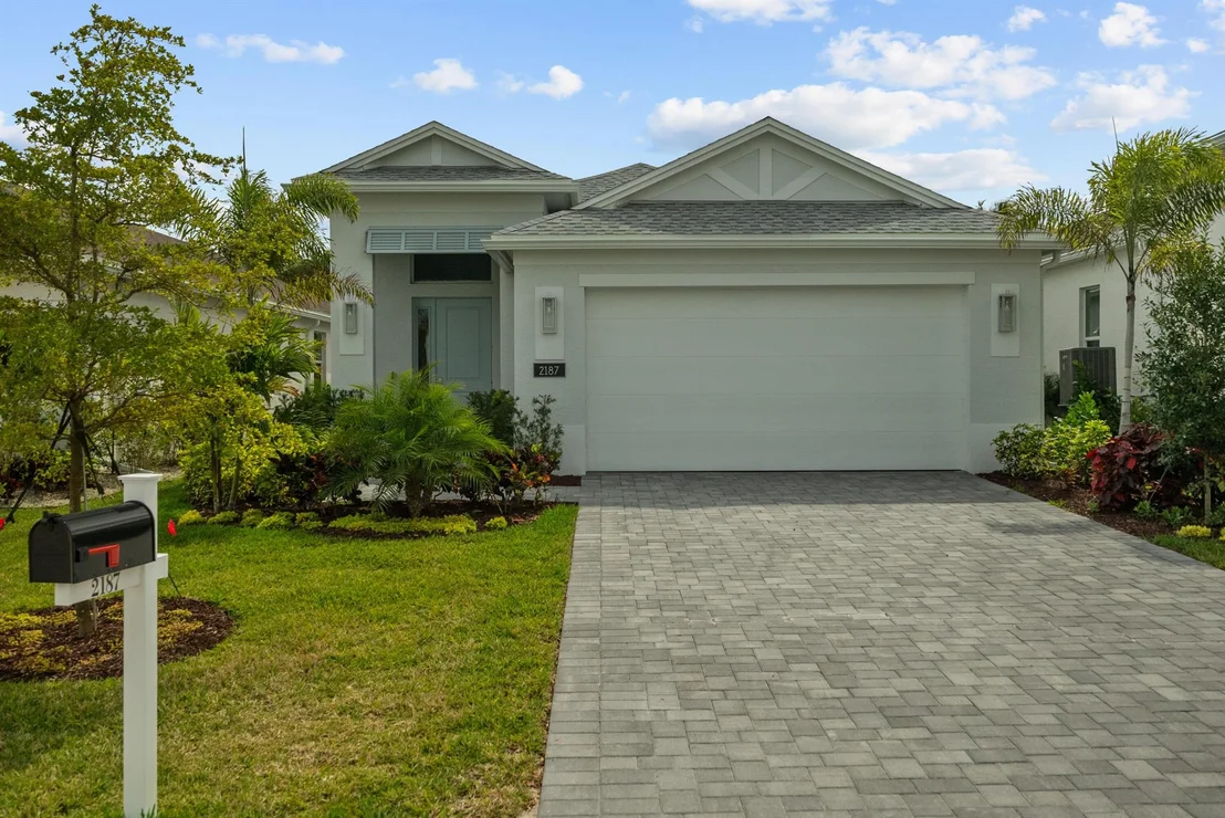 Photo of 2187 Falls Manor
