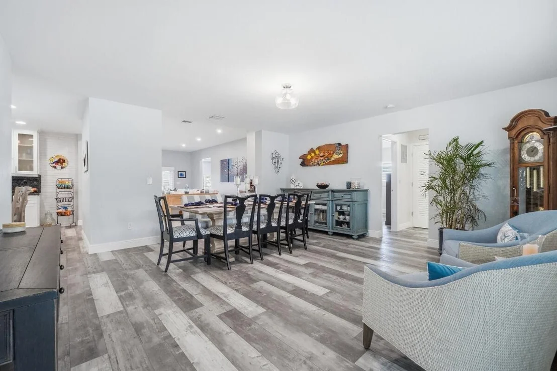 Photo of 380 SE 5th Avenue