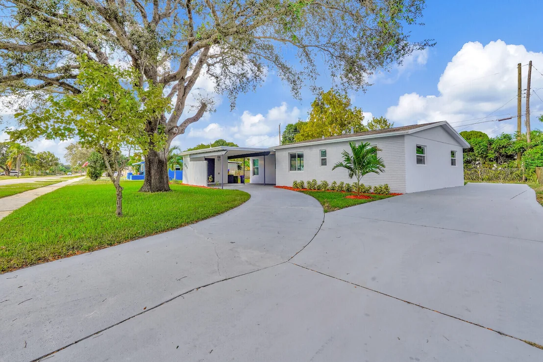 Photo of 904 Lighthouse Drive