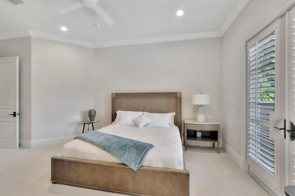 Photo of 4022 S Ocean Boulevard