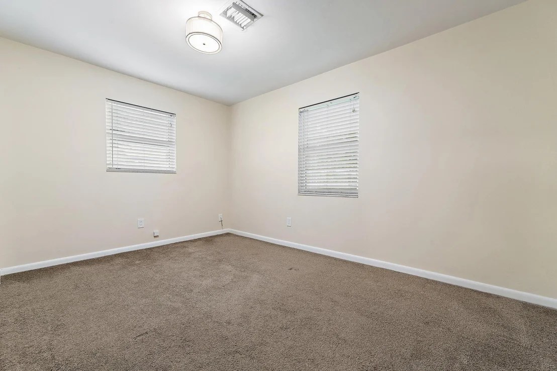 Photo of 678 Riverside Drive