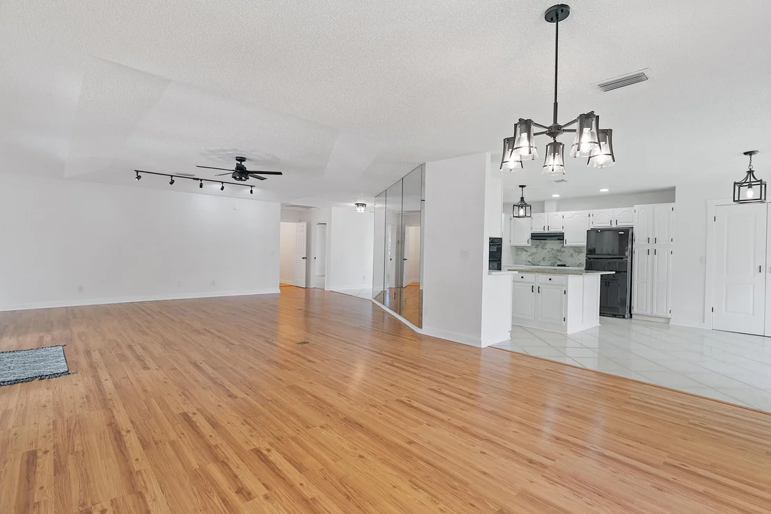 Photo of 11066 Orange Boulevard