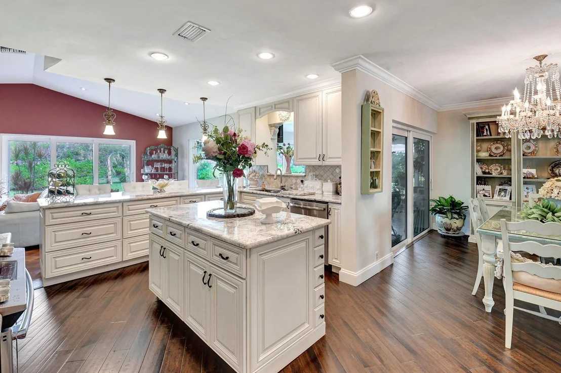 Photo of 3307 Lakeview Drive
