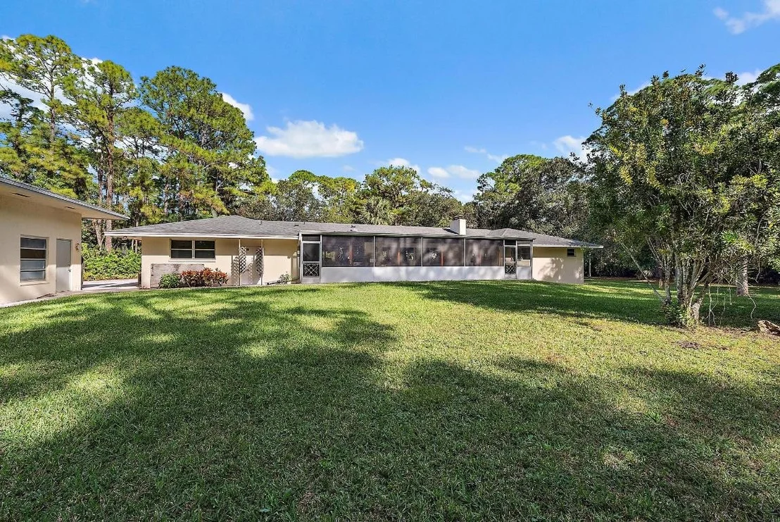 Photo of 16486 95th Avenue N