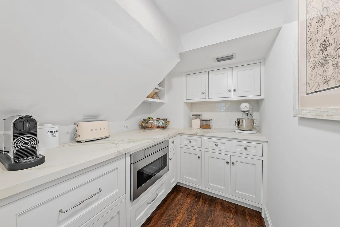 Photo of 142 Seaspray Avenue