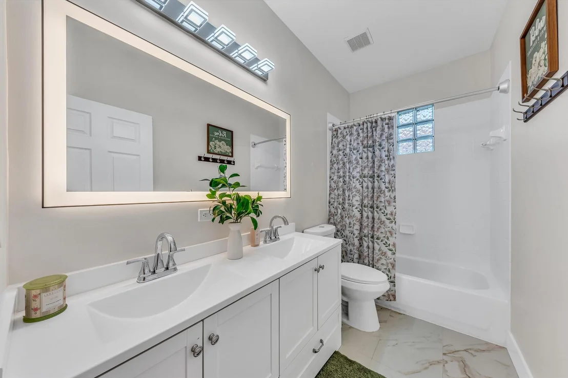 Photo of 1070 Grove Park Circle
