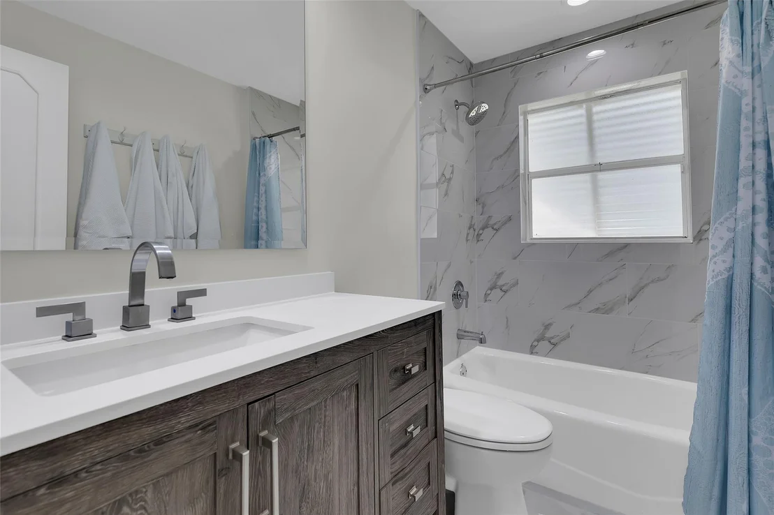 Photo of 3404 Barton Road