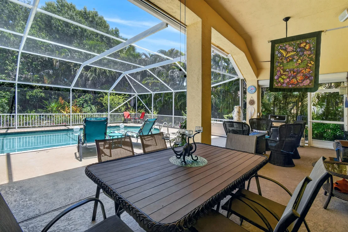 Photo of 153 N River Drive E