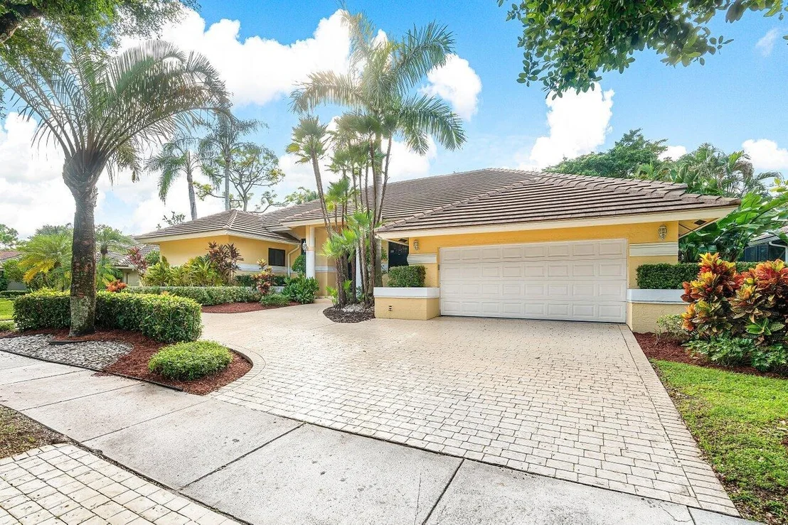 Photo of 959 Parkside Circle N
