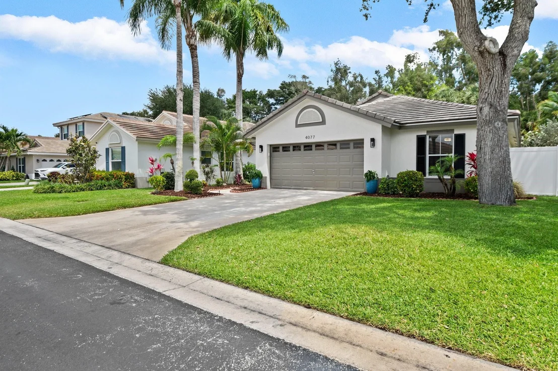 Photo of 4077 Manor Forest Trail
