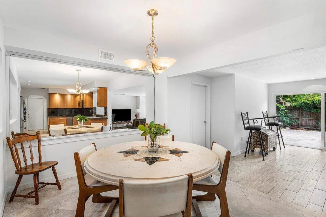 Photo of 2732 Northside Drive