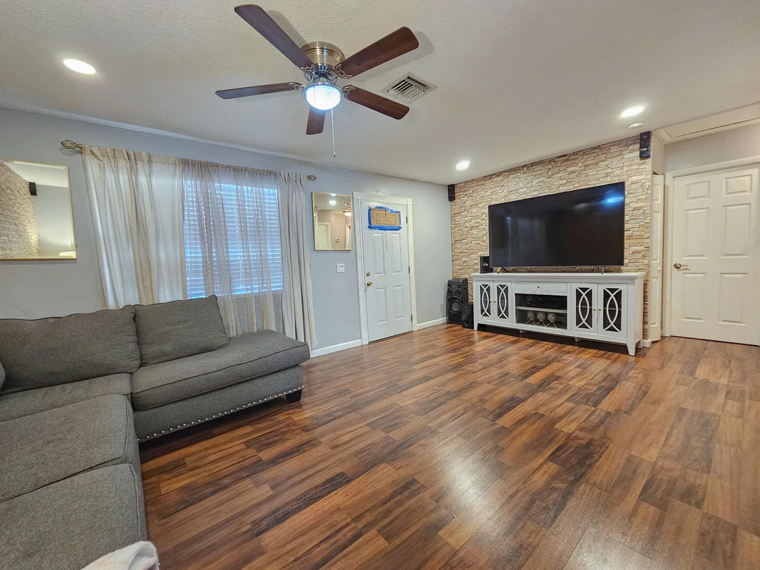 Photo of 4327 Appian Way