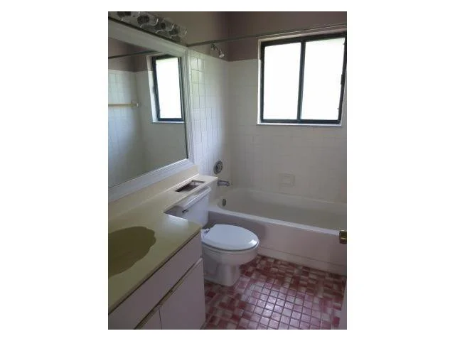 Photo of 3934 NW 7th Place