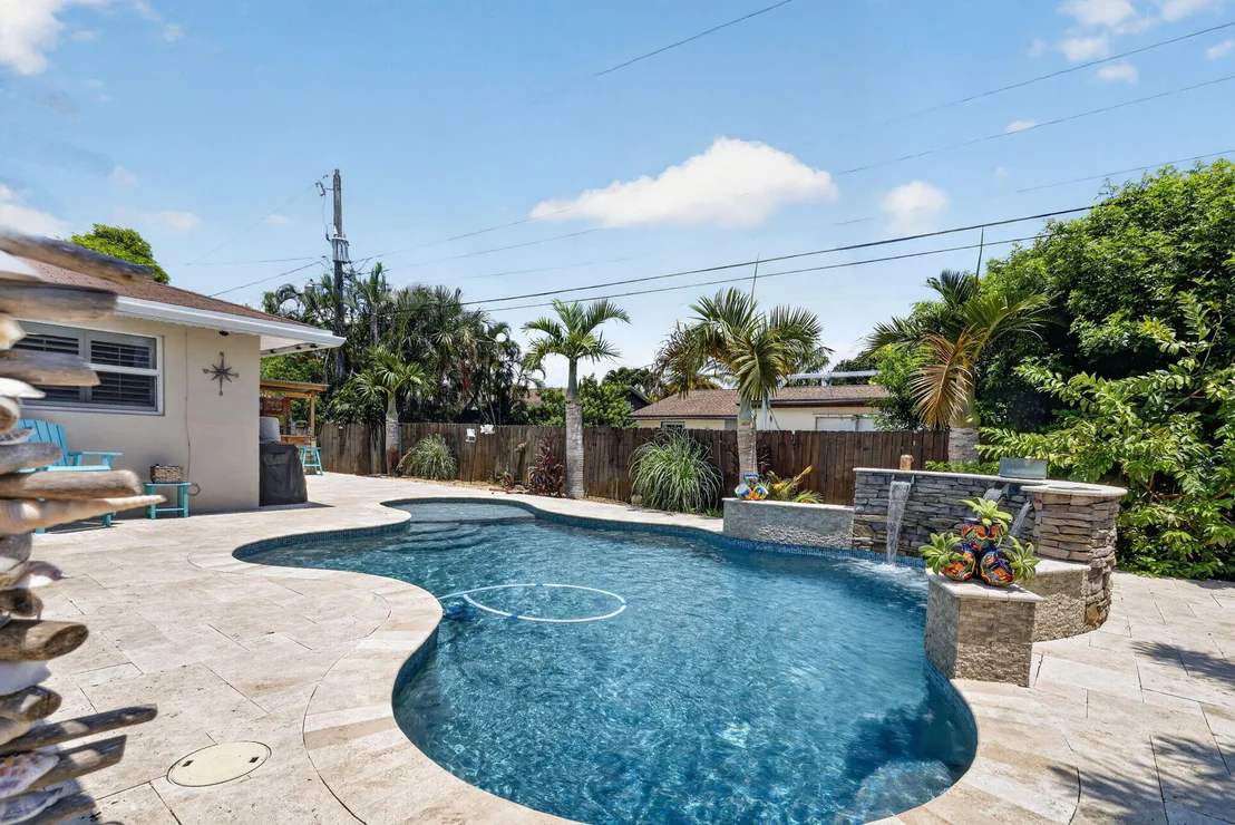 Photo of 2843 Worcester Road