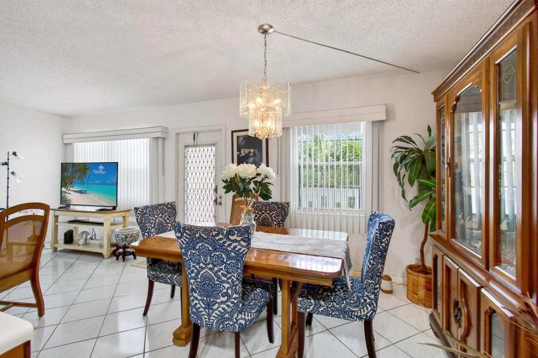 Photo of 3014 Exeter A