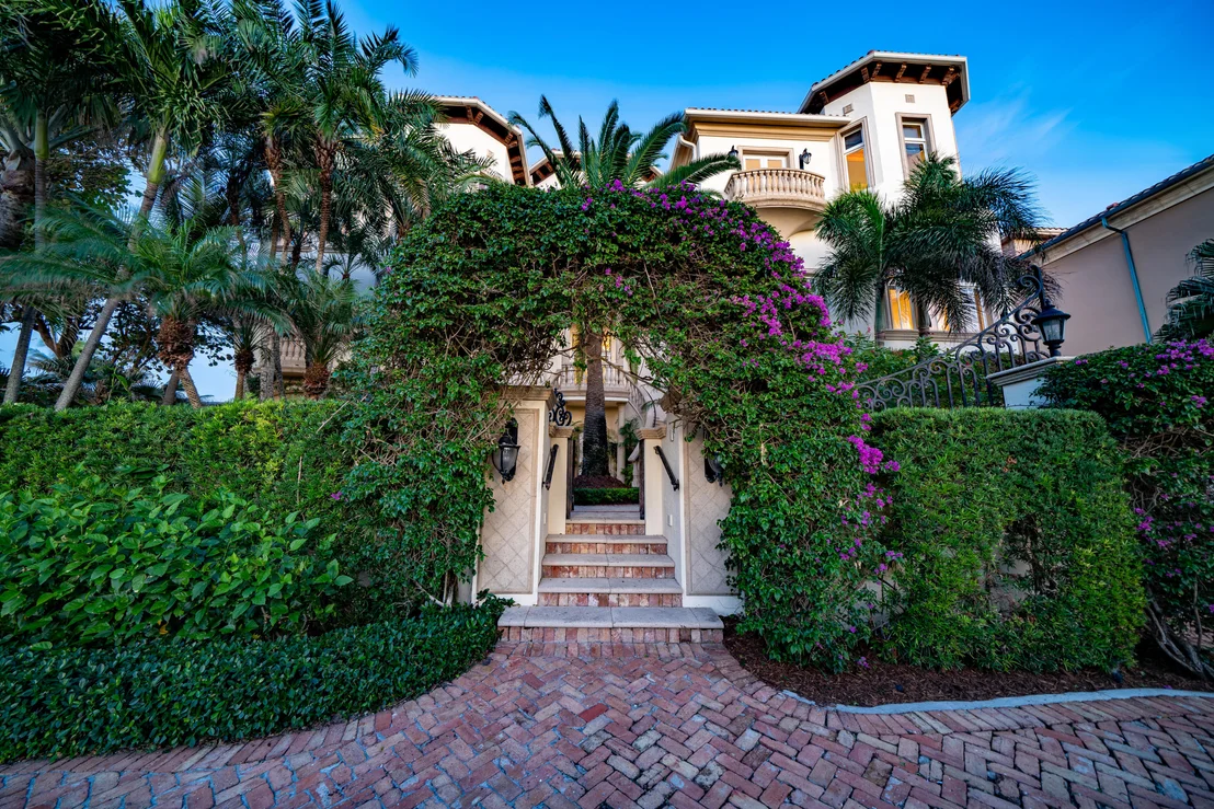 Photo of 4117 S Ocean Boulevard