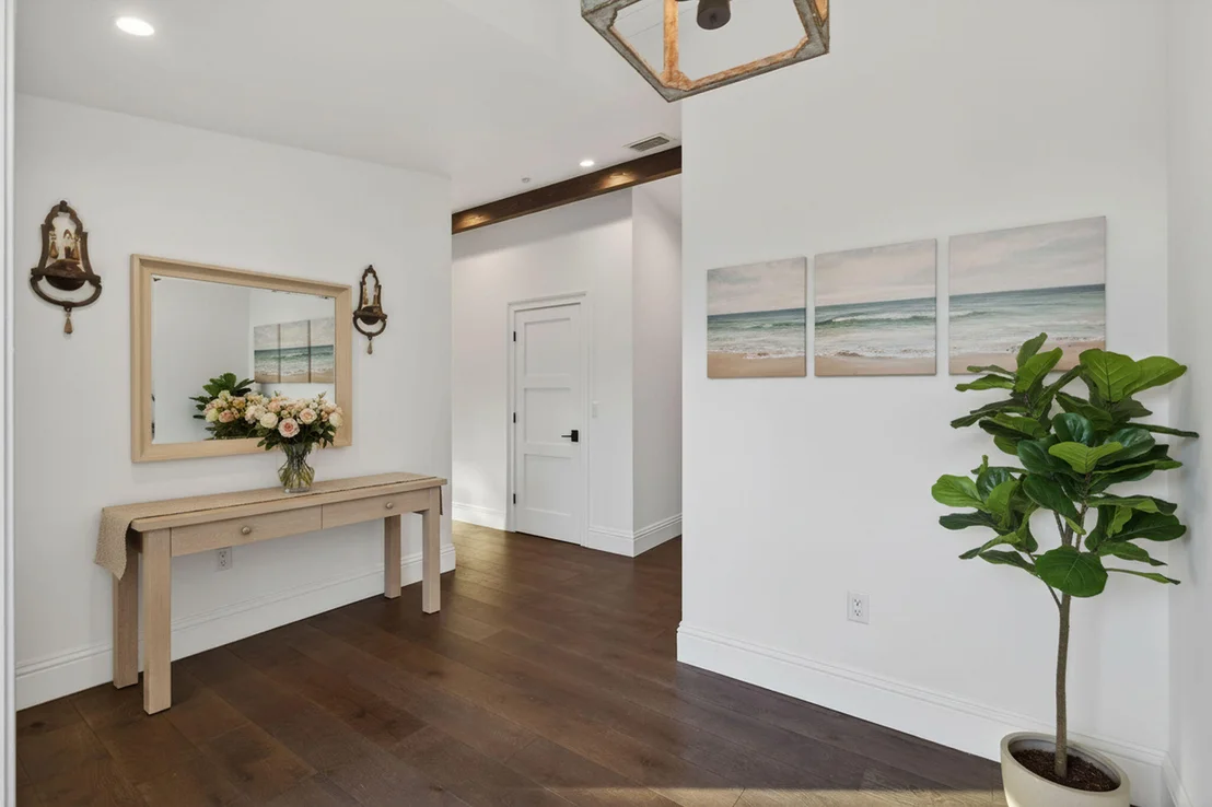 Photo of 105 W Tarpon Lane