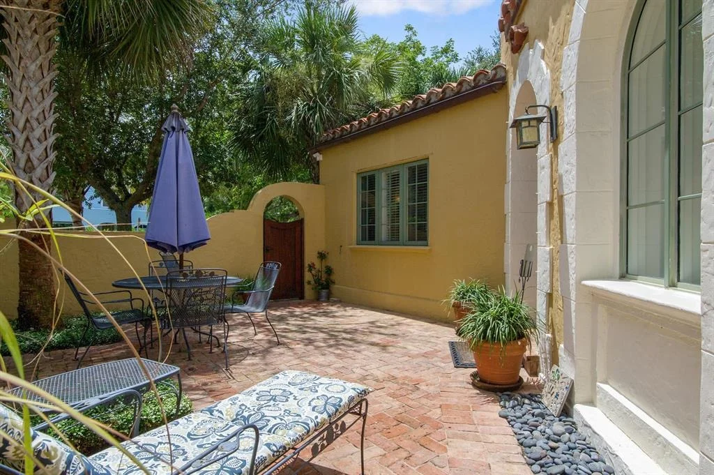 Photo of 743 Biscayne Drive