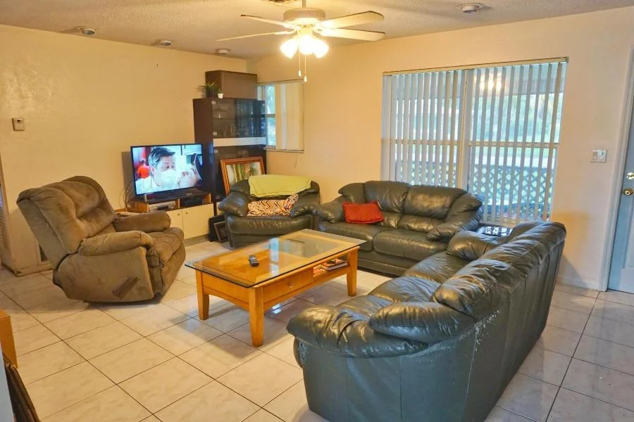 Photo of 1112 E River Drive